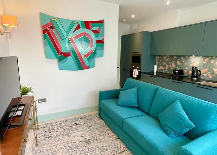 Cute 1-Bedroom Ground Apartment In Stoke Newington
